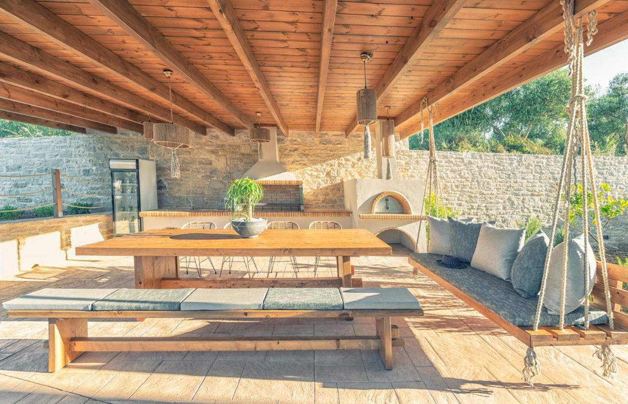 Ivoni Villa, An Iconic Summer Retreat, By Thinkvilla Perama  Екстер'єр фото